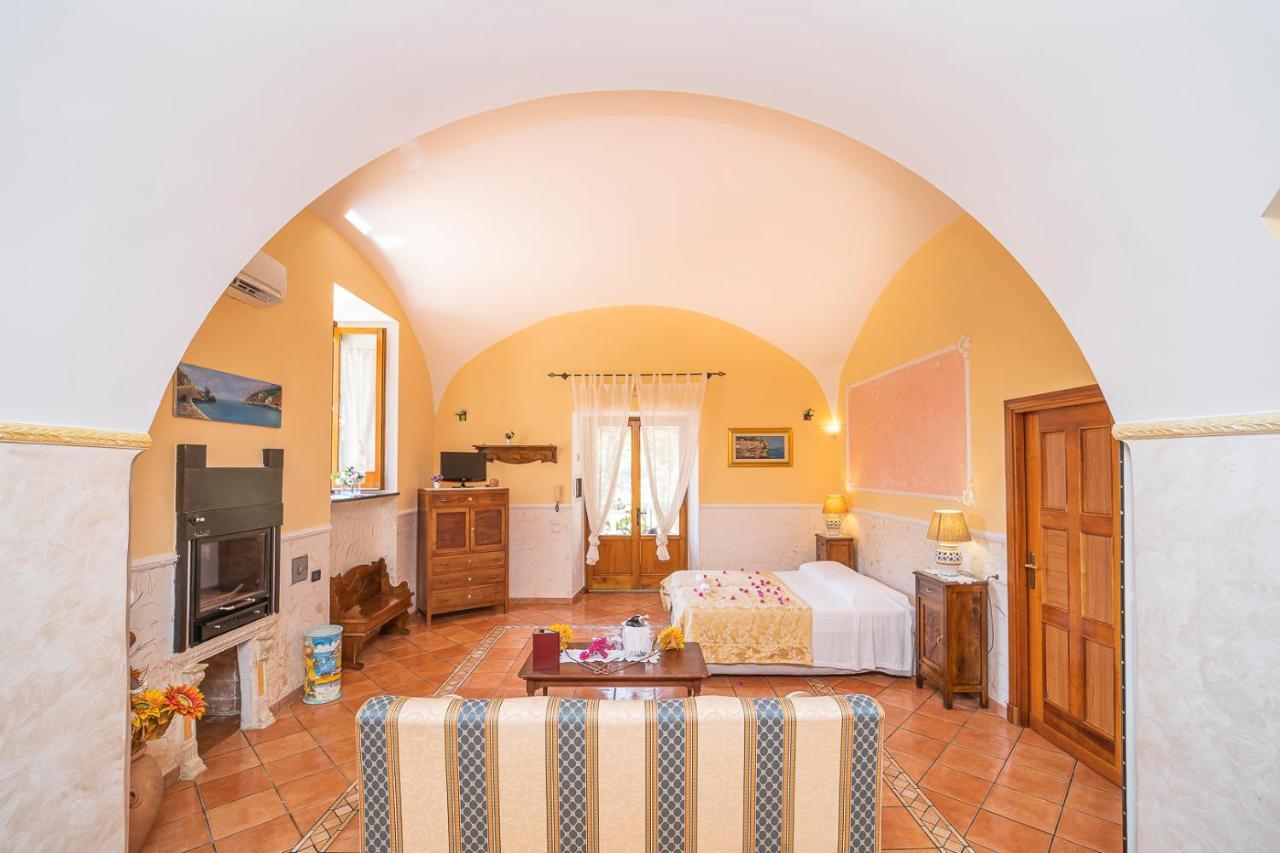 Montagnella Relax Bed & Breakfast Maiori Bagian luar foto